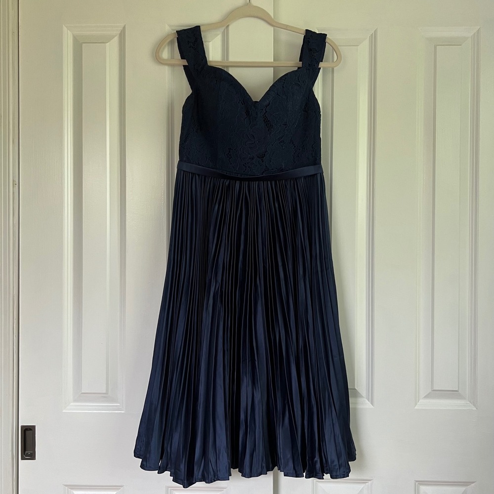 Maniju Navy Blue Feminine Lace Pleated Sweetheart Neckline Midi Dress NWT Size M